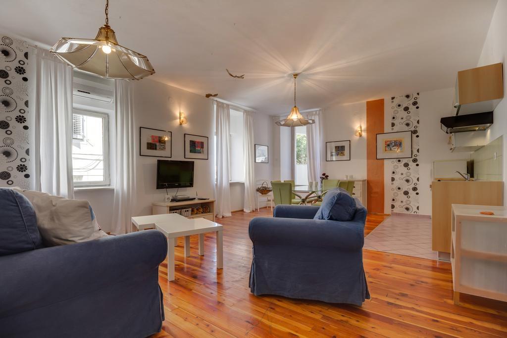 Apartments Mandarina Mali Lošinj Habitación foto